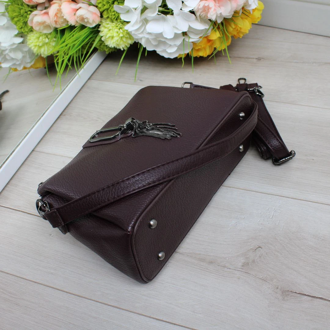 Жіноча бордова сумка через плече з екошкіри на три відділення