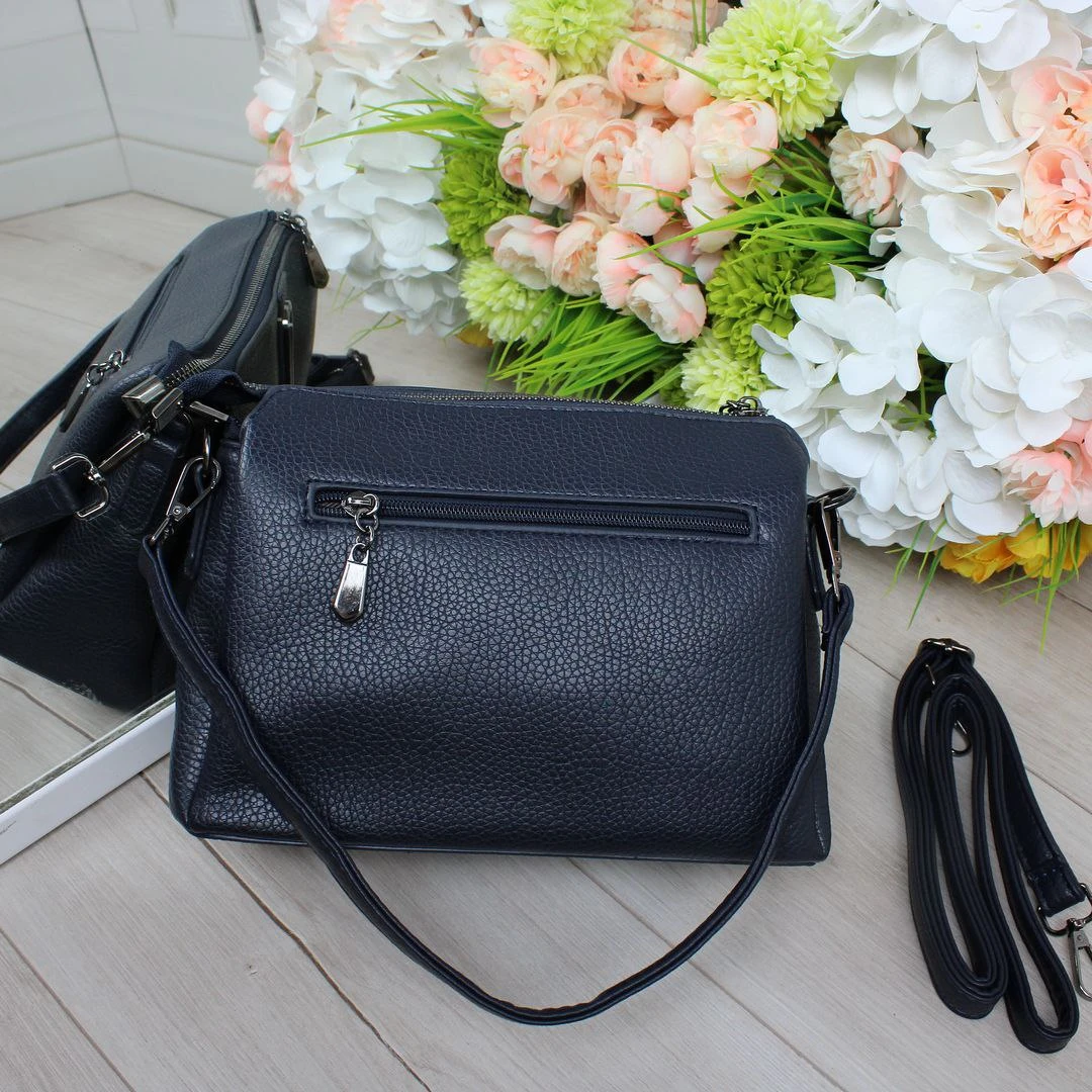 Жіноча синя сумка через плече з екошкіри на три відділення