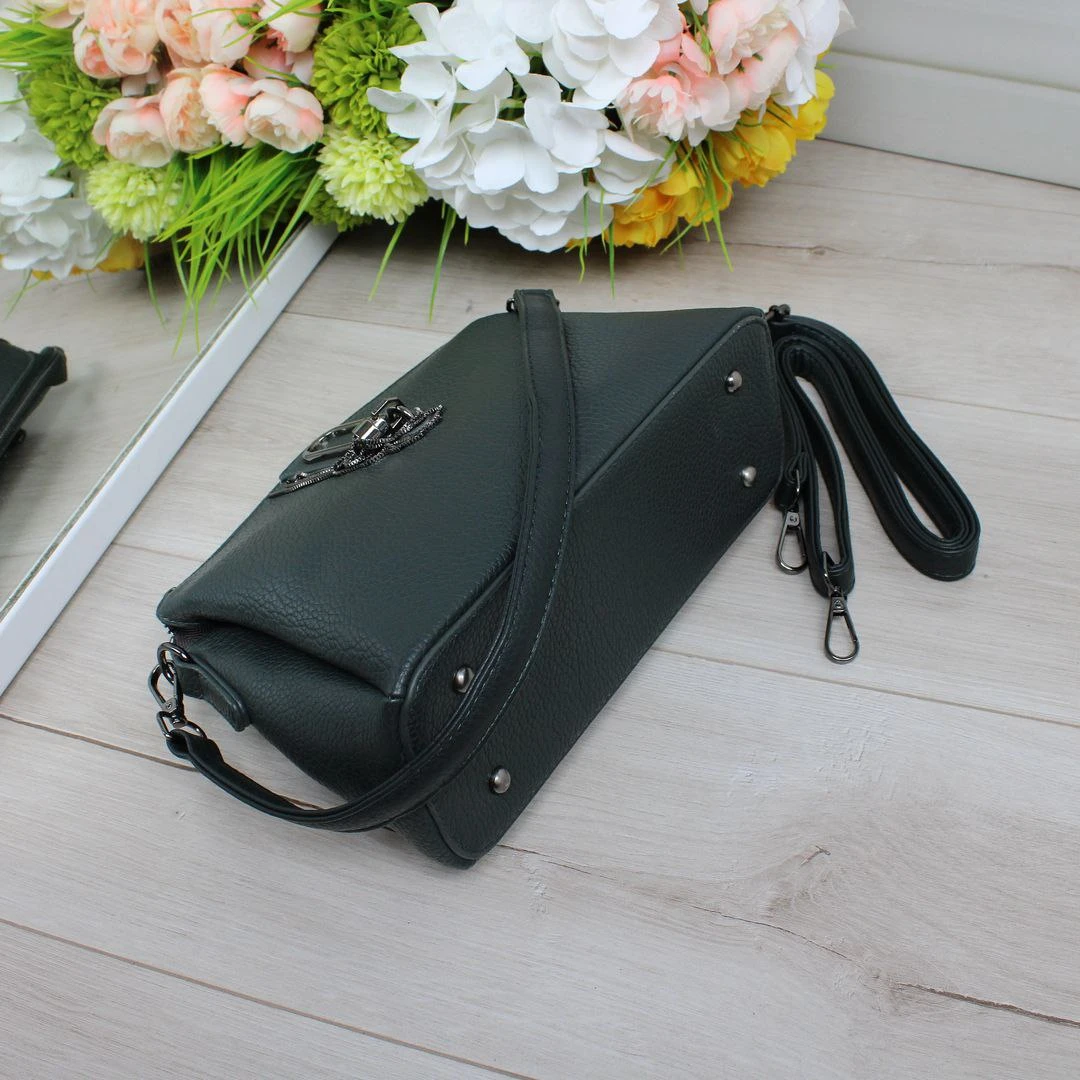 Жіноча зелена сумка через плече з екошкіри на три відділення