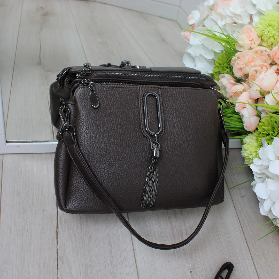 Жіноча шоколадна сумка через плече з екошкіри з трьома відділеннями