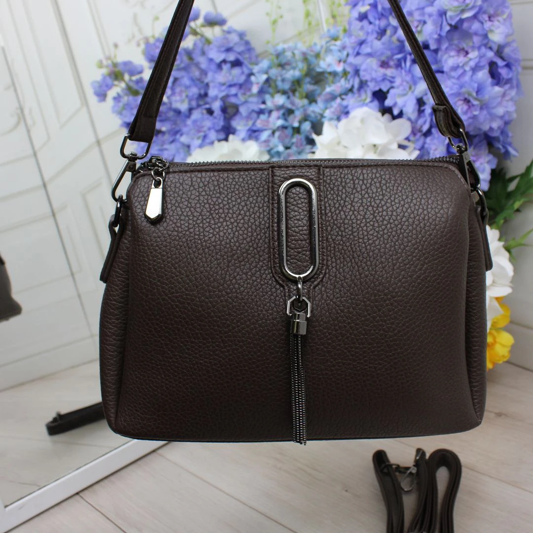 Жіноча шоколадна сумка через плече з екошкіри з трьома відділеннями