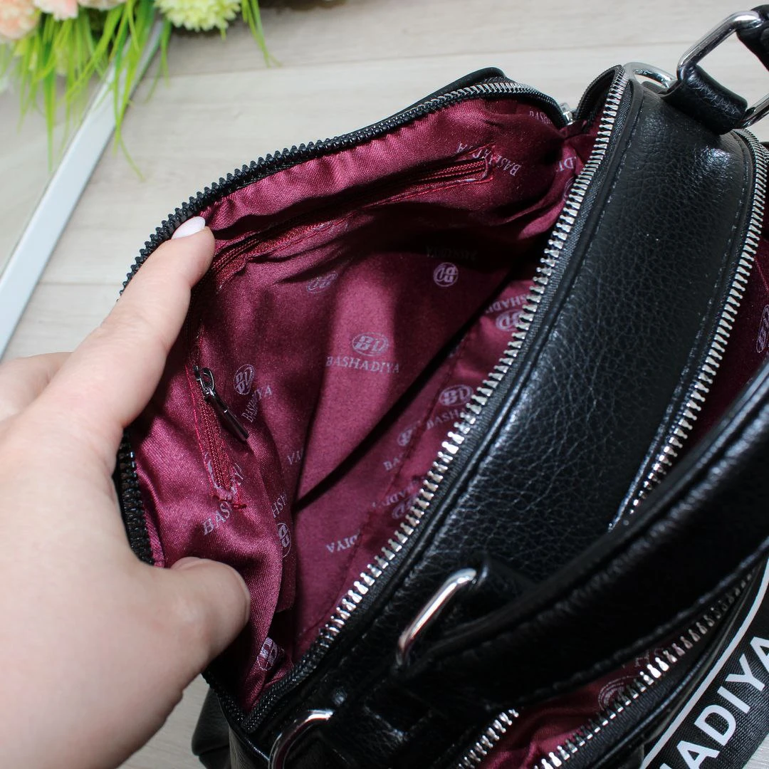 Жіноча чорна сумка через плече з екошкіри люкс якості