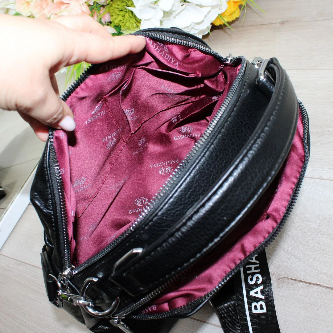 Жіноча чорна сумка через плече з екошкіри люкс якості