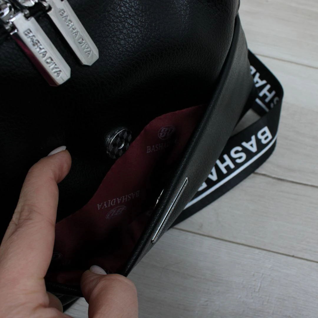 Жіноча чорна сумка через плече з екошкіри люкс якості