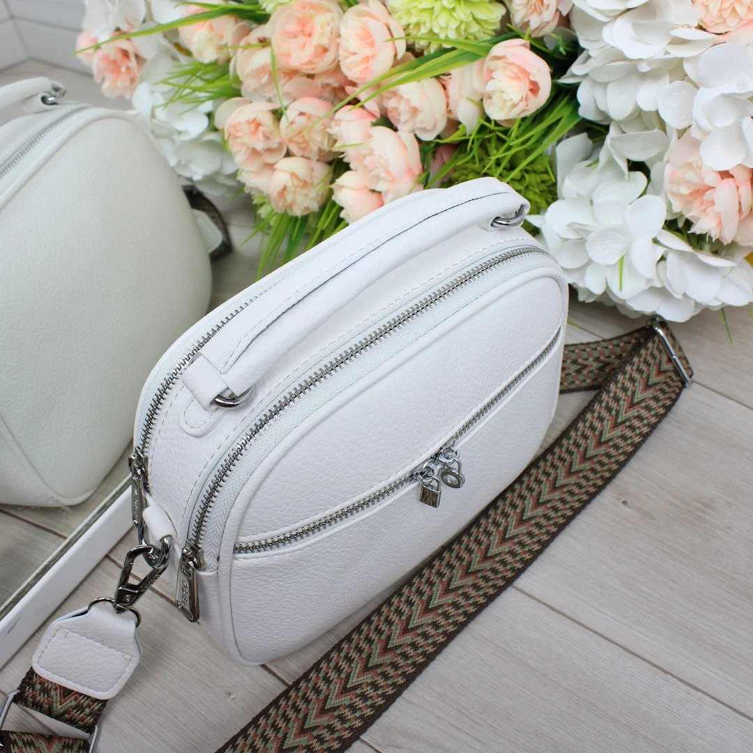 Жіноча біла сумка через плече з екошкіри