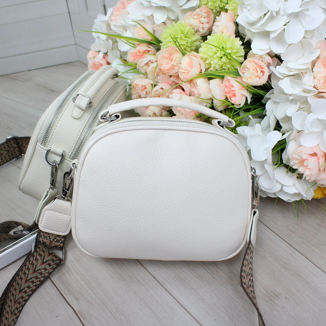 Жіноча молочна сумка через плече з екошкіри люкс якості