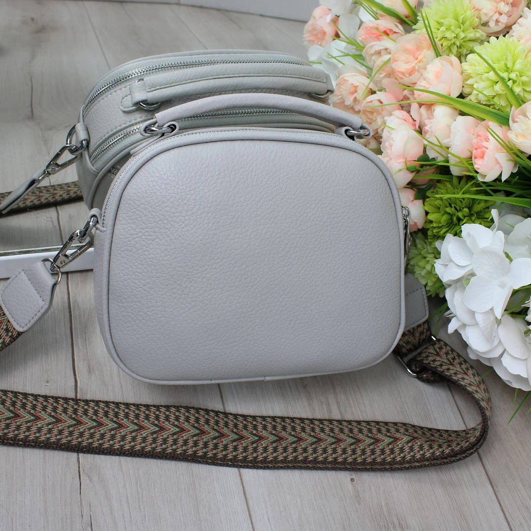 Жіноча сіра сумка через плече з екошкіри люкс якості