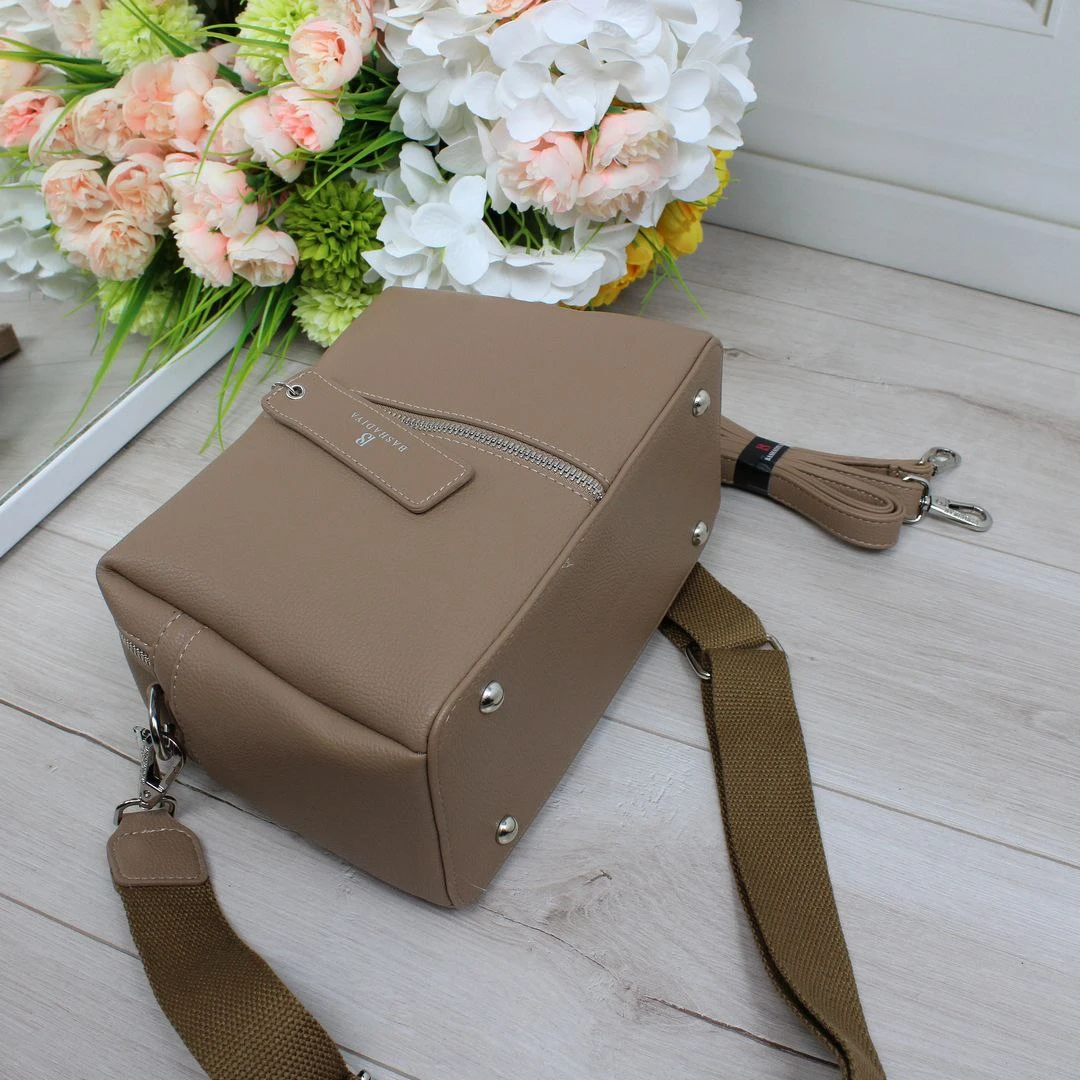 Жіноча сумка капучіно через плече з екошкіри люкс якості