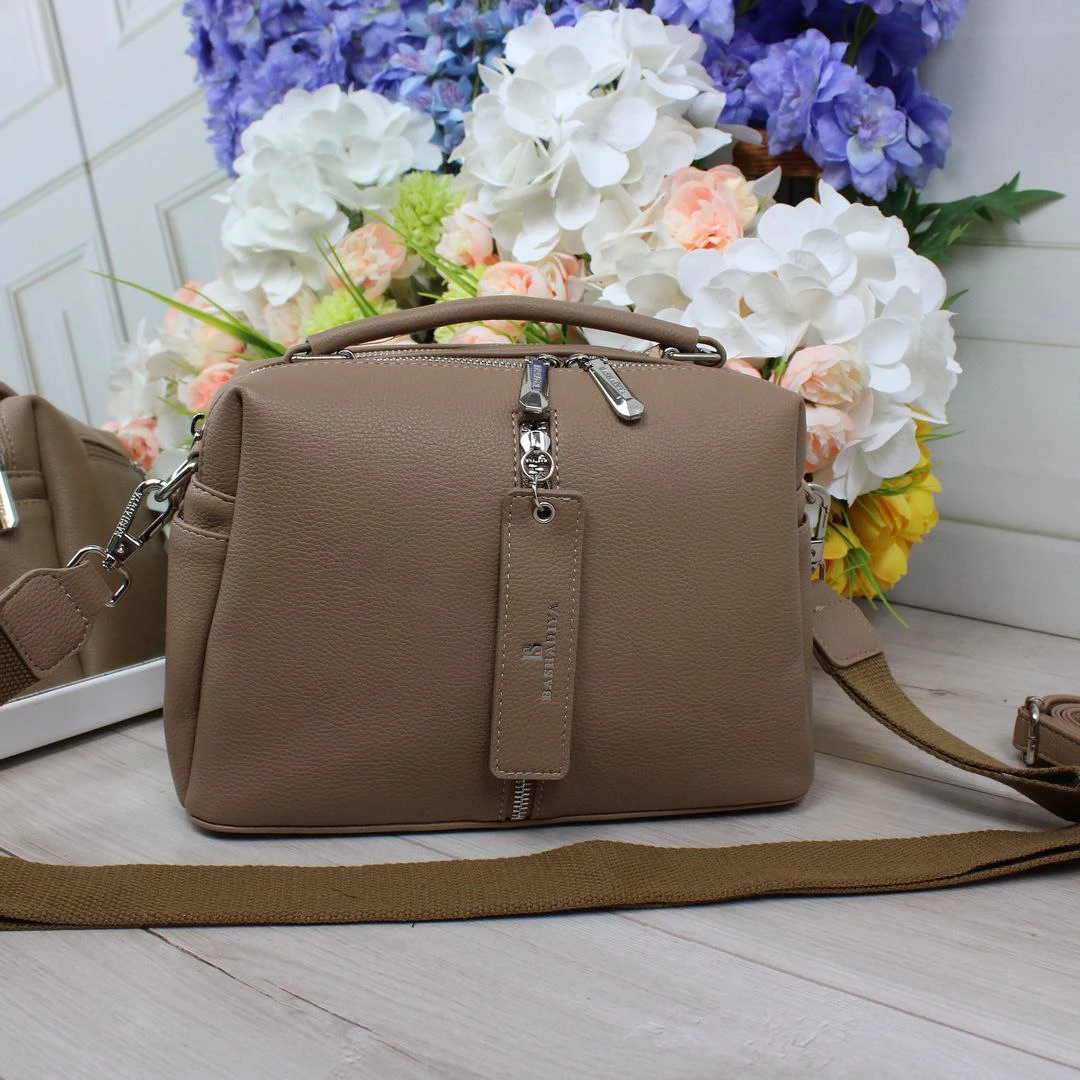 Жіноча сумка капучіно через плече з екошкіри люкс якості