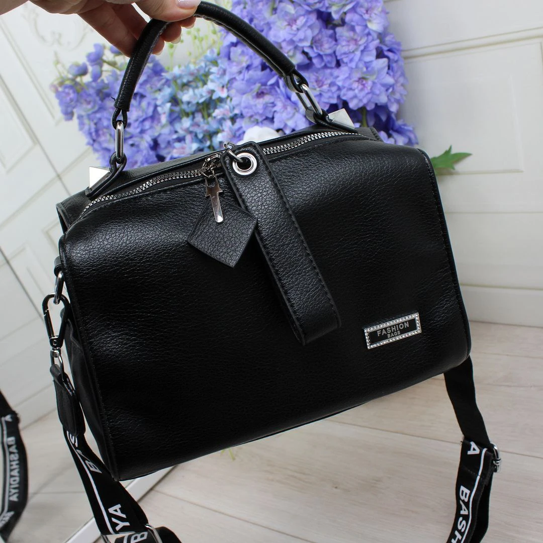 Жіноча чорна сумка через плече з екошкіри люкс якості