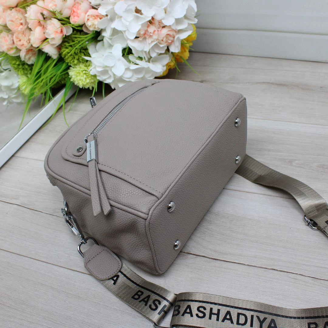 Жіноча сумка крос-боді кольору капучіно з екошкіри люкс якості через плече