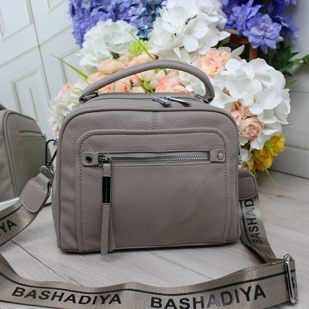 Жіноча сумка крос-боді кольору капучіно з екошкіри люкс якості через плече