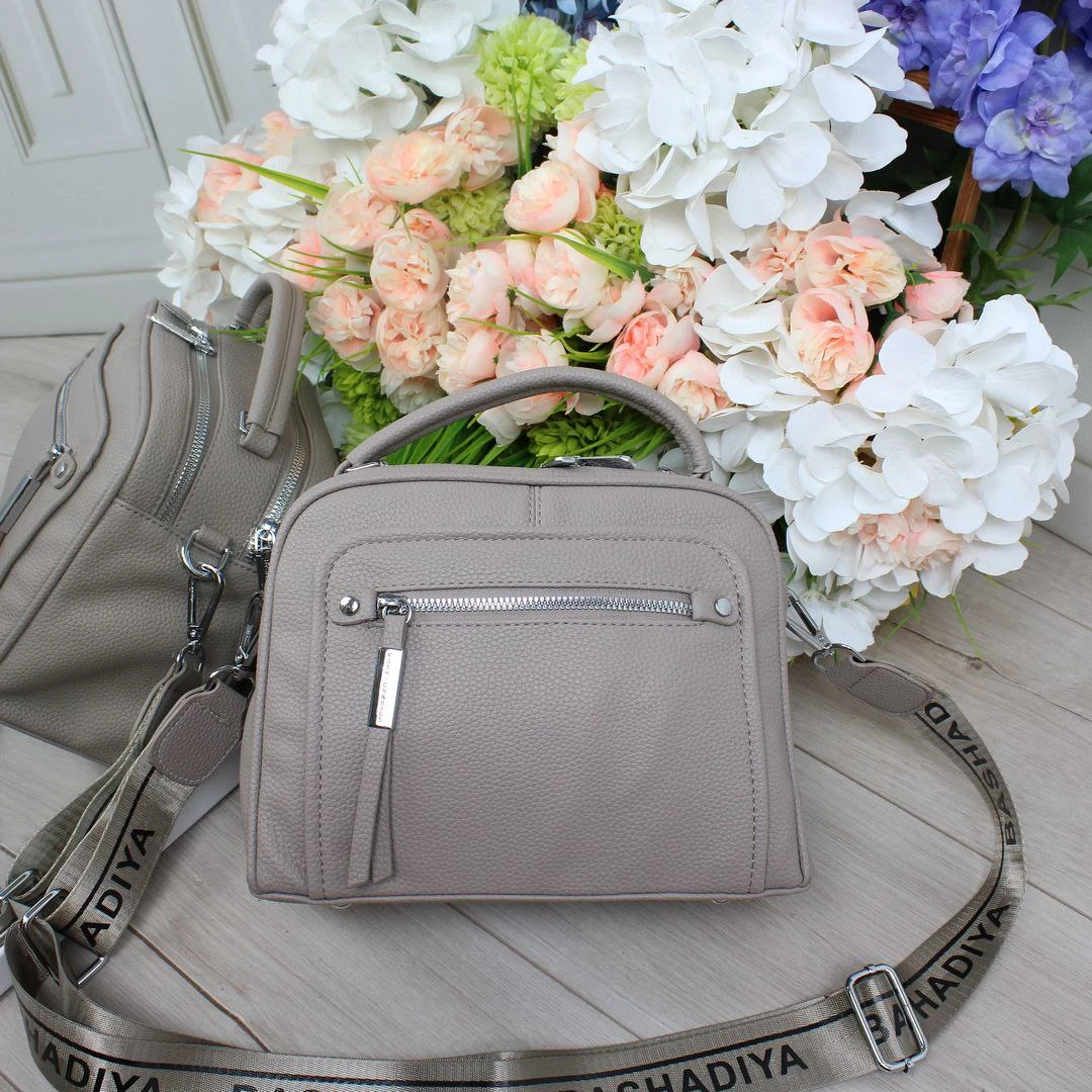 Жіноча сумка крос-боді кольору капучіно з екошкіри люкс якості через плече