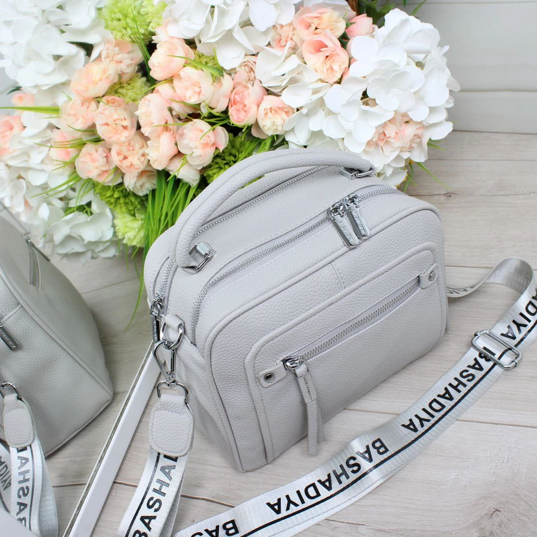 Жіноча сіра сумка крос-боді з екошкіри люкс через плече