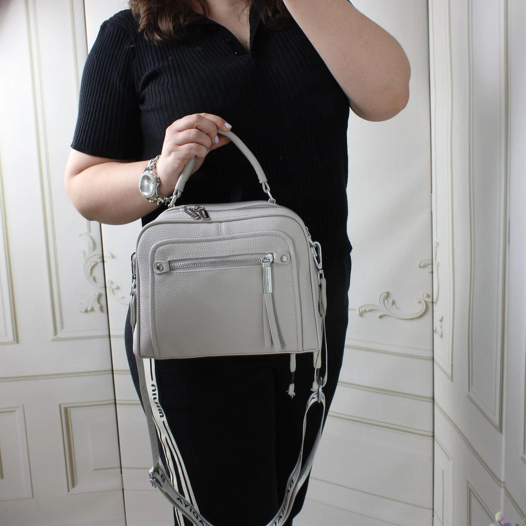 Жіноча сіра сумка крос-боді з екошкіри люкс через плече