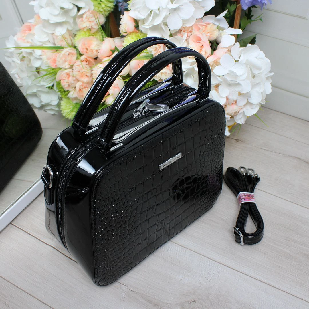 Жіноча чорна сумка-саквояж з екошкіри люкс через плече