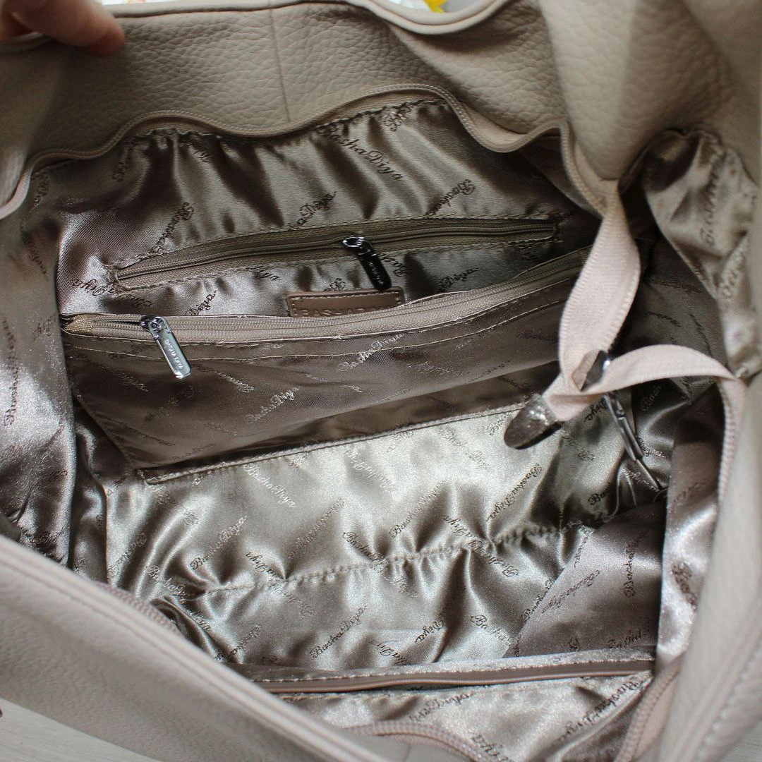 Жіноча бежева сумка-хобо з екошкіри люкс формату A4