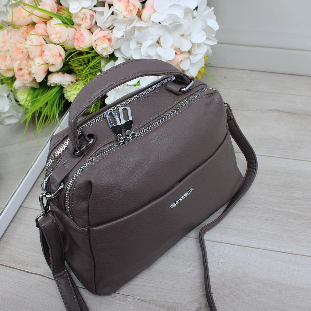 Жіноча сумка пильна троянда з екошкіри через плече