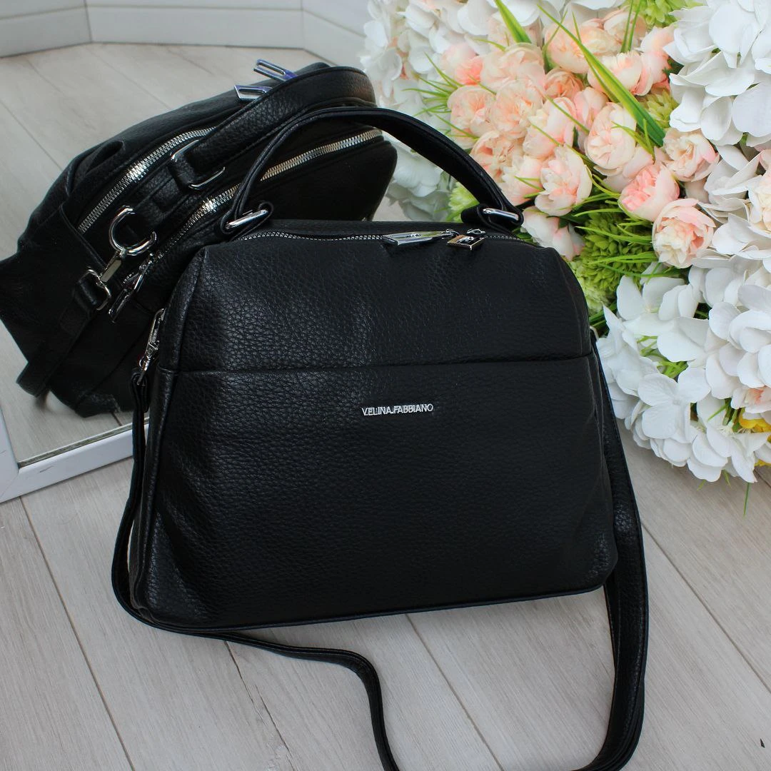 Жіноча чорна сумка з екошкіри через плече з двома відділеннями