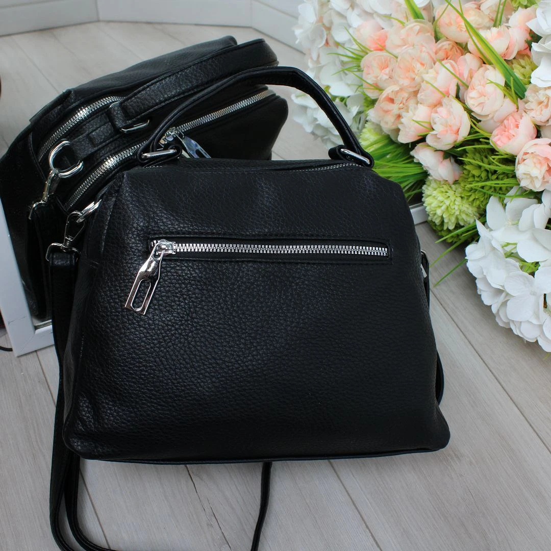 Жіноча чорна сумка з екошкіри через плече з двома відділеннями