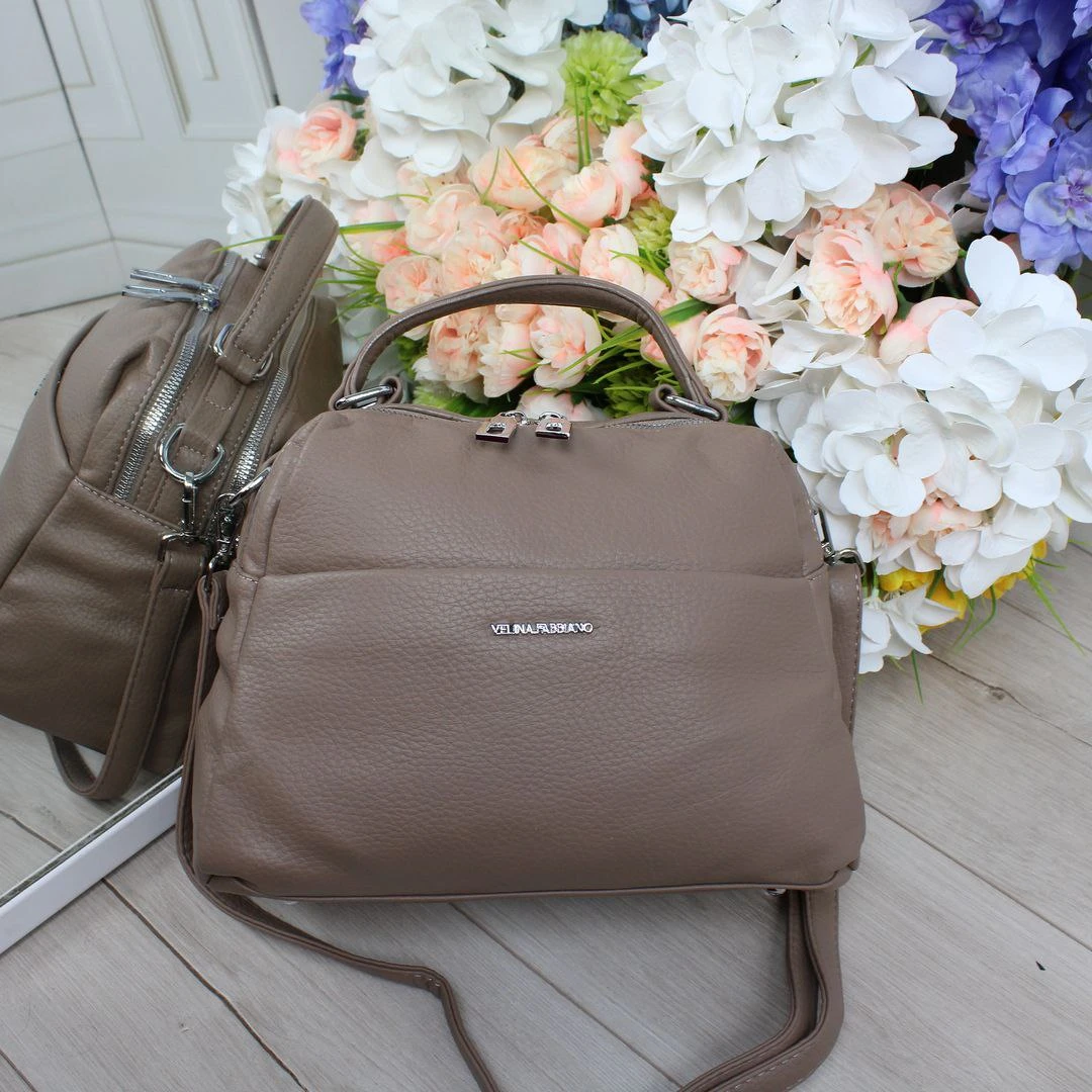 Жіноча сумка через плече кольору мокко з екошкіри