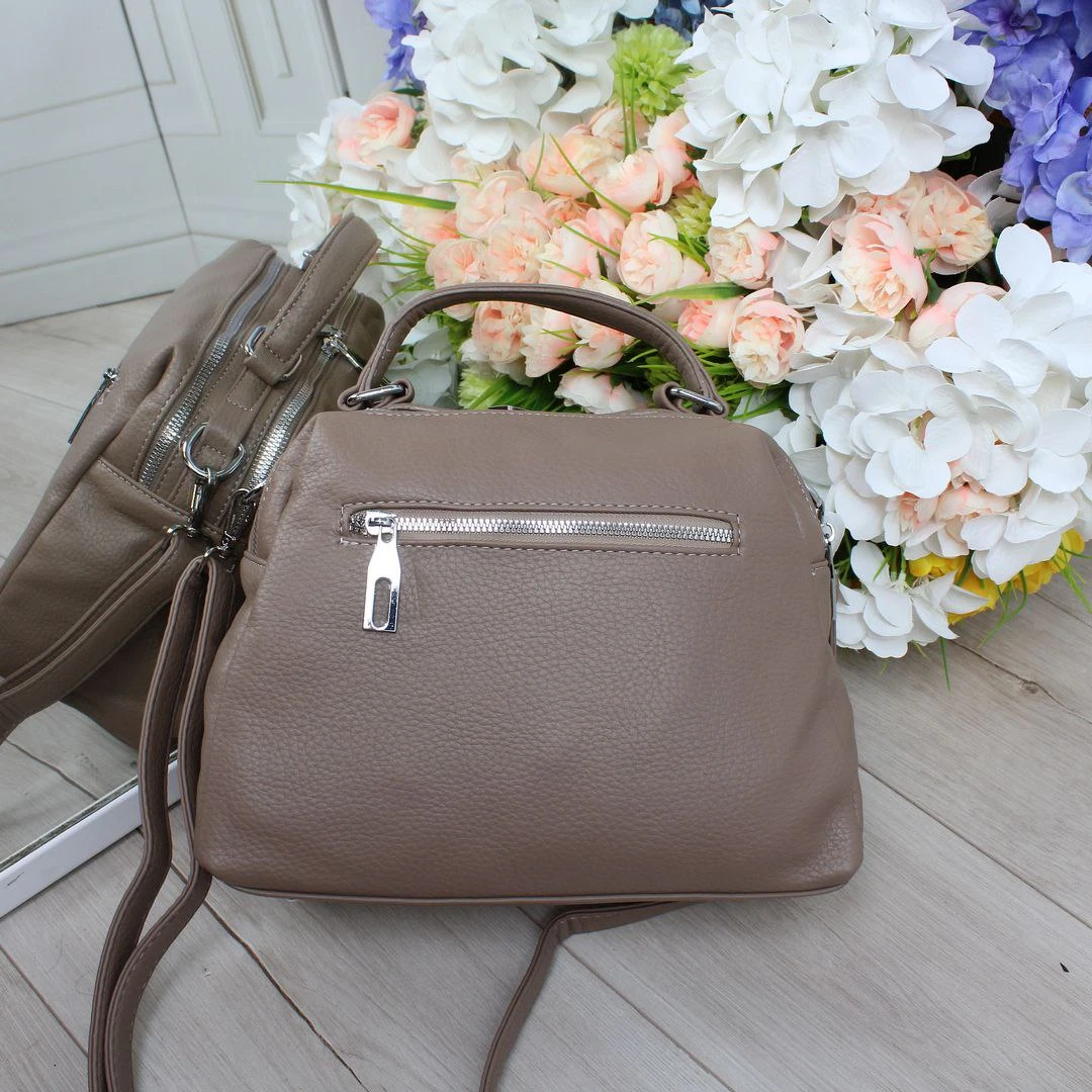 Жіноча сумка через плече кольору мокко з екошкіри