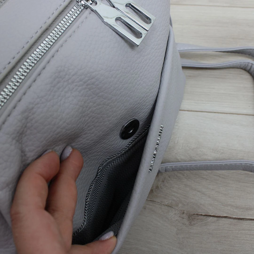 Жіноча світло-сіра сумка через плече з екошкіри