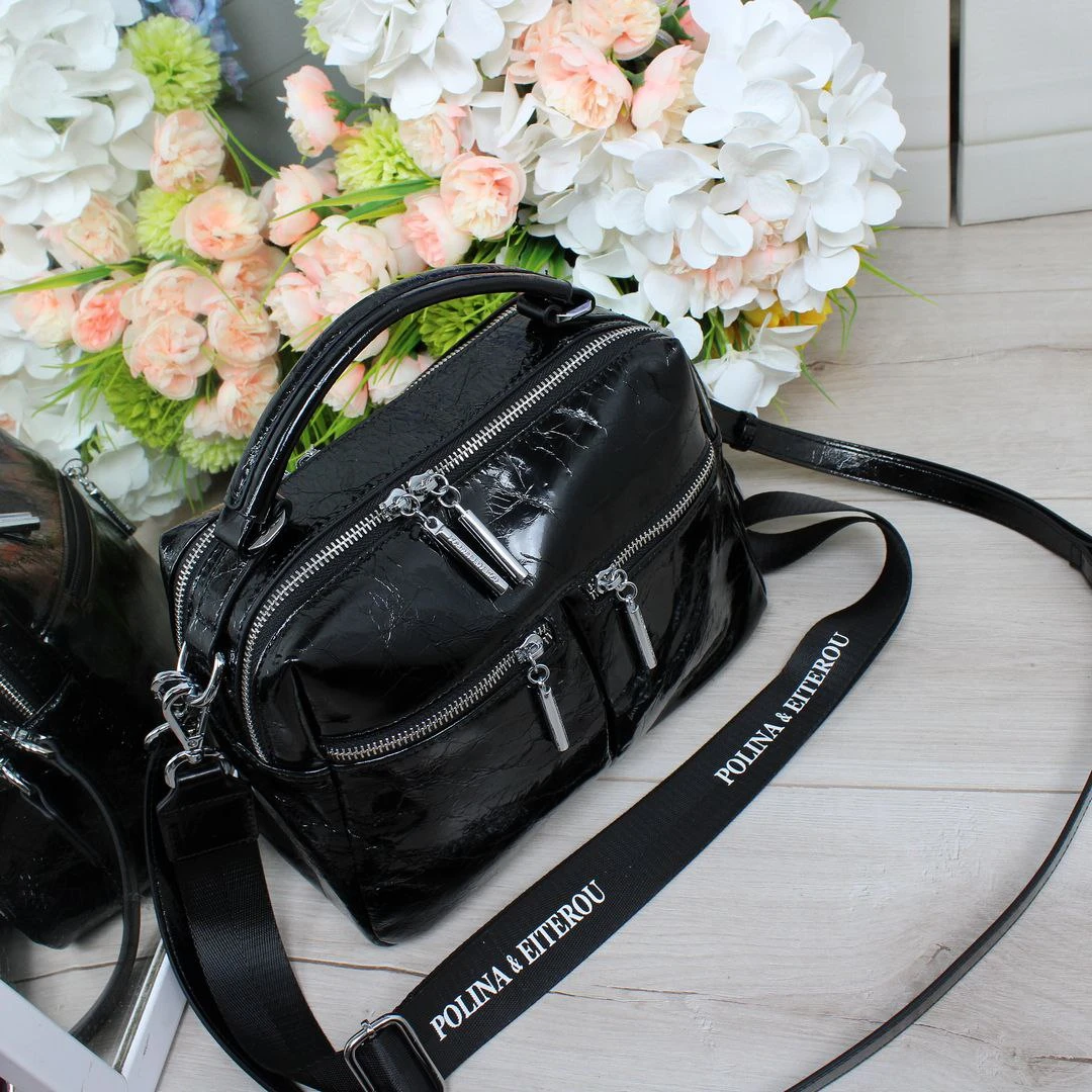 Жіноча чорна шкіряна сумка Polina&Eiterou ламаний лак через плече
