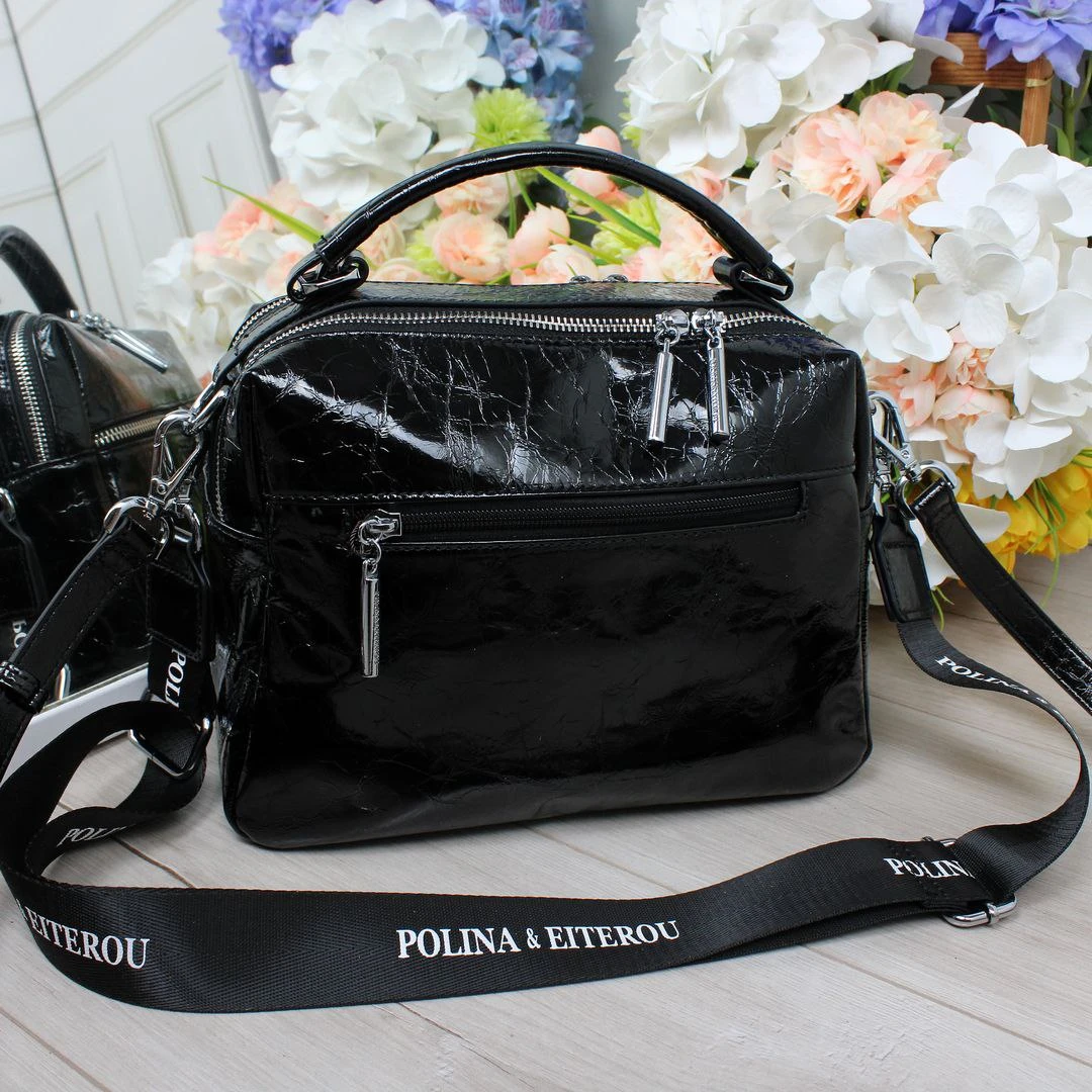 Жіноча чорна шкіряна сумка Polina&Eiterou ламаний лак через плече