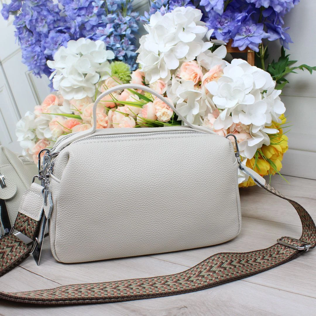 Жіноча молочна сумка крос-боді з натуральної шкіри через плече