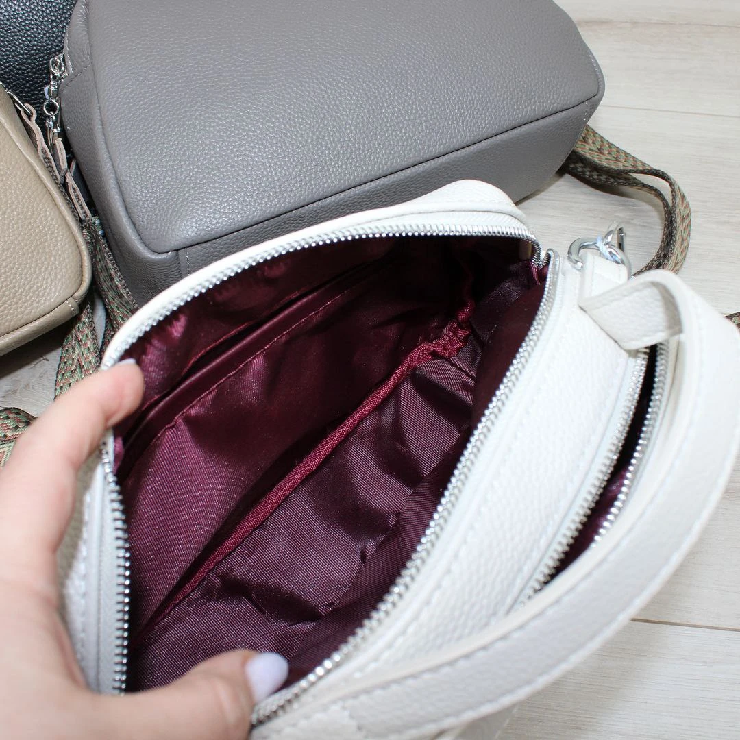 Жіноча молочна сумка крос-боді з натуральної шкіри через плече