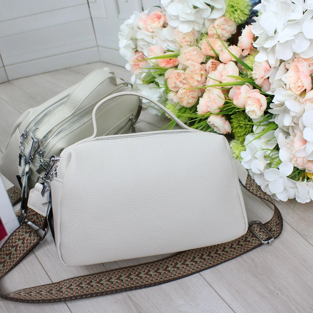 Жіноча молочна сумка крос-боді з натуральної шкіри через плече