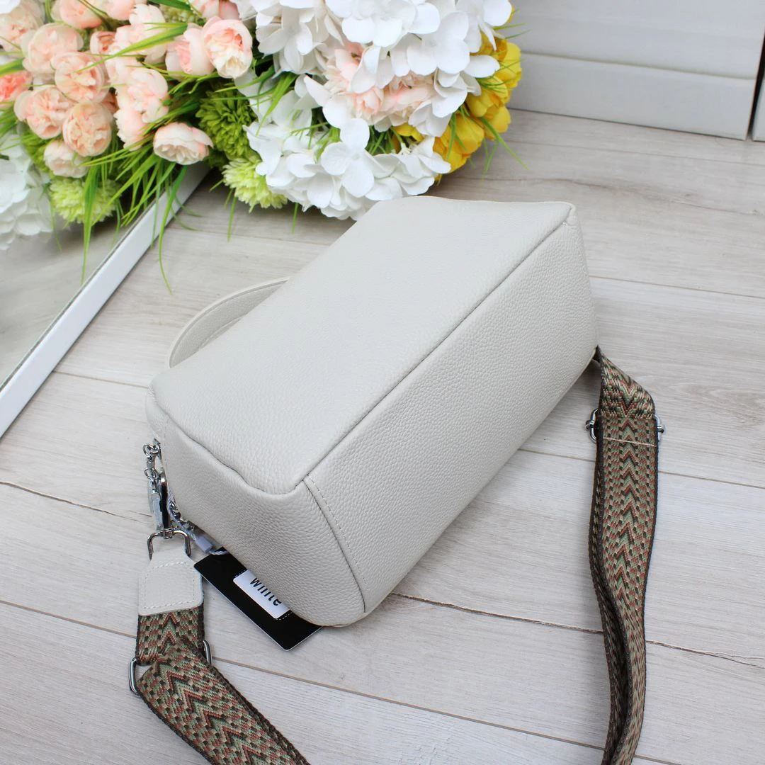 Жіноча молочна сумка крос-боді з натуральної шкіри через плече