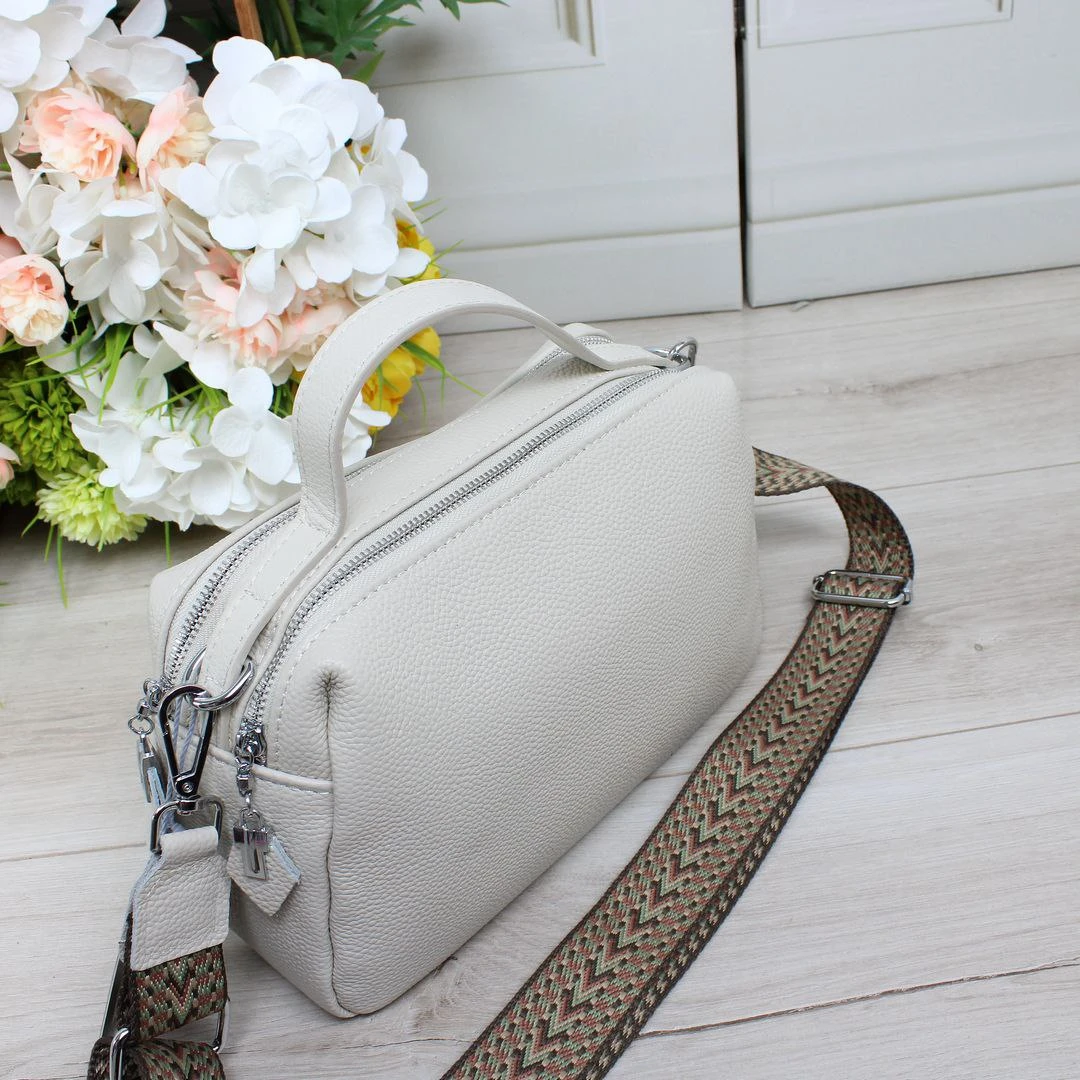 Жіноча молочна сумка крос-боді з натуральної шкіри через плече