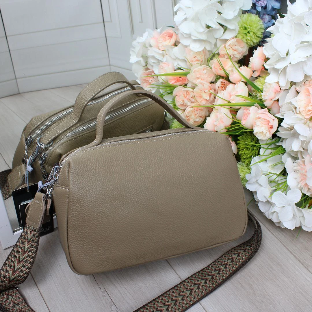 Жіноча бежева сумка крос-боді з натуральної шкіри через плече