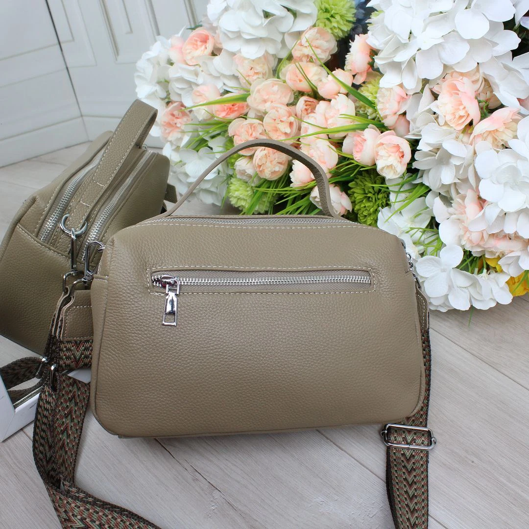 Жіноча бежева сумка крос-боді з натуральної шкіри через плече