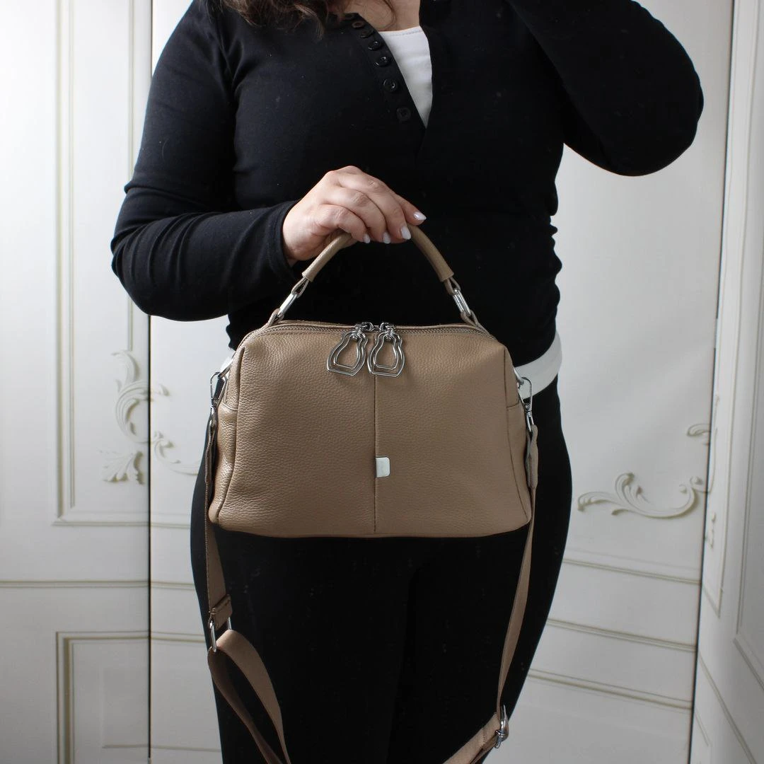 Жіноча бежева сумка через плече крос-боді з натуральної шкіри