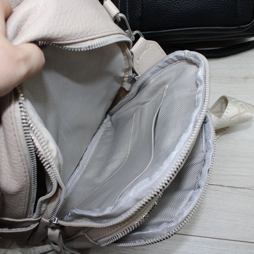 Жіноча бежева сумка-рюкзак трансформер з екошкіри