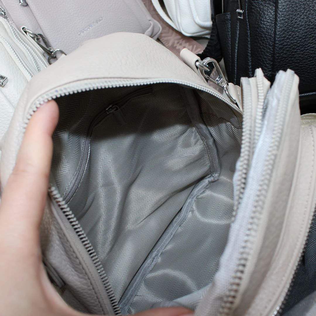 Жіноча бежева сумка-рюкзак трансформер з екошкіри