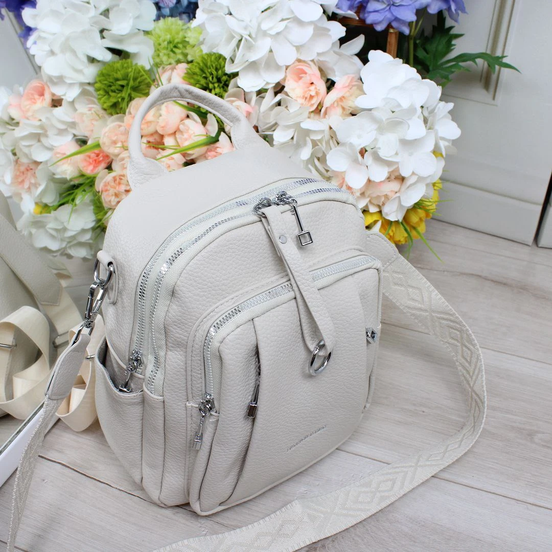 Жіноча молочна сумка-рюкзак з екошкіри 2-в-1