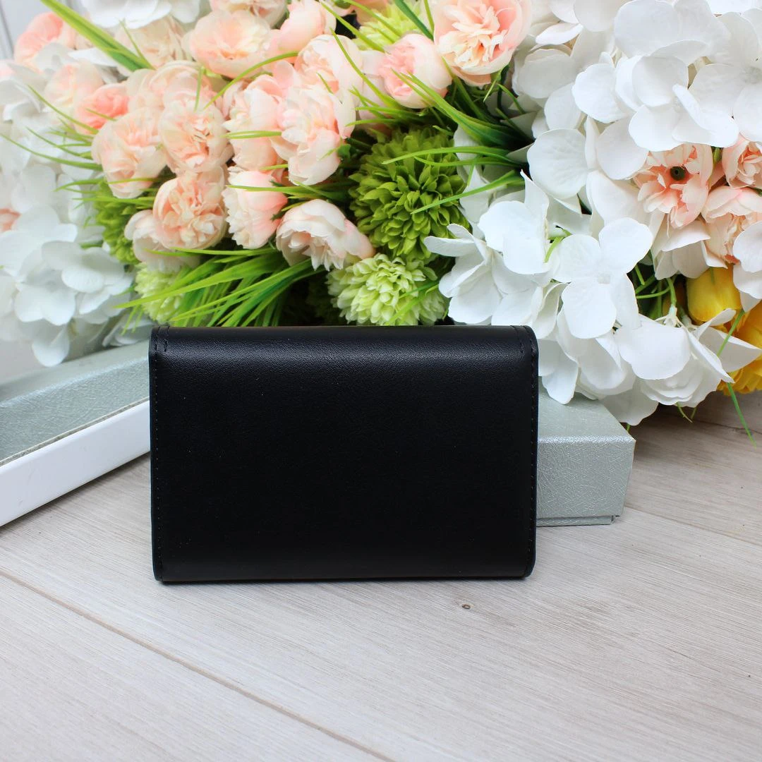 Жіночий чорний гаманець з екошкіри компактний у подарунковій коробці