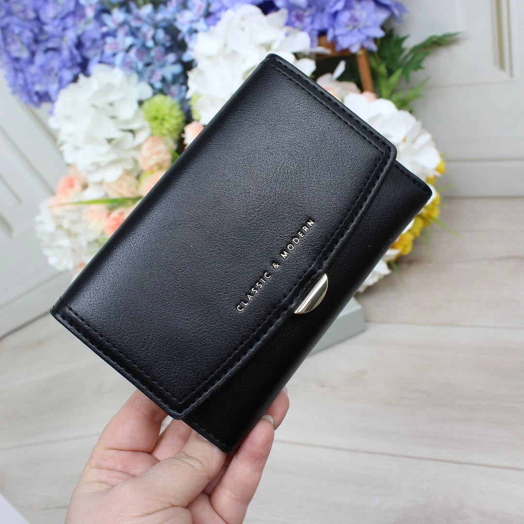 Жіночий чорний гаманець з екошкіри компактний у подарунковій коробці