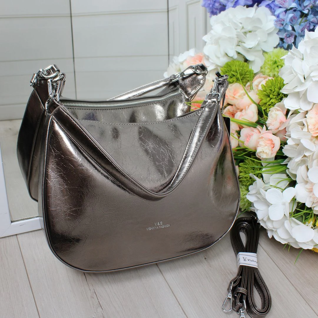 Жіноча сіра сумка класичного крою з лакованої екошкіри