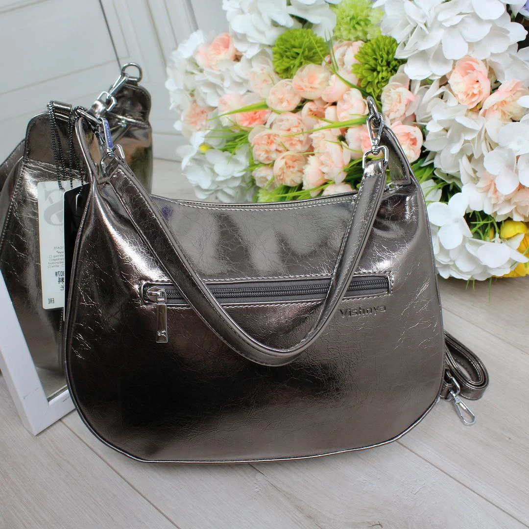 Жіноча сіра сумка класичного крою з лакованої екошкіри