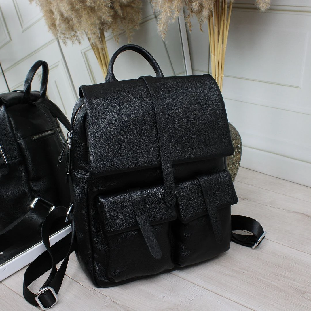 Жіночий чорний шкіряний рюкзак Polina & Eiterou