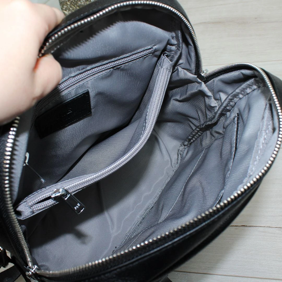 Жіночий чорний шкіряний рюкзак Polina & Eiterou