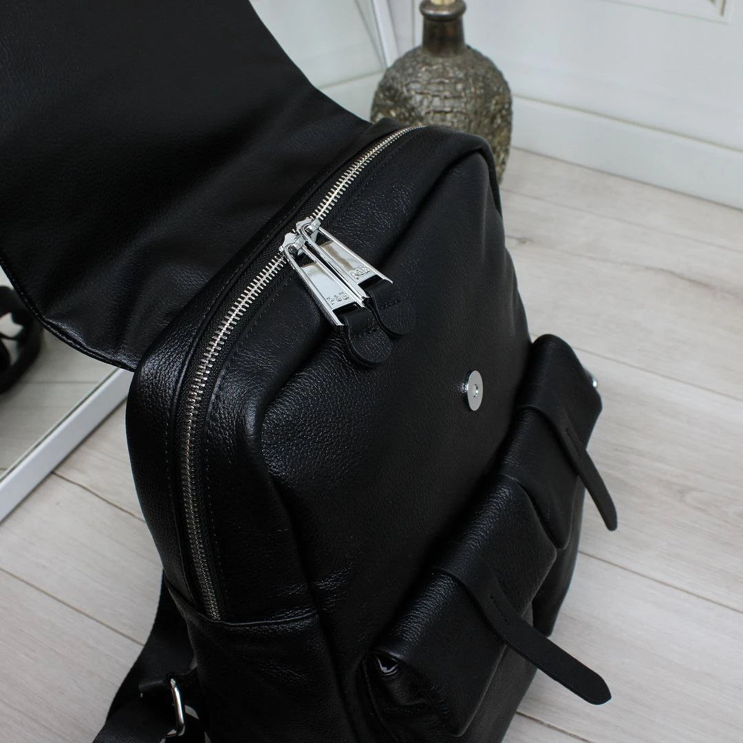 Жіночий чорний шкіряний рюкзак Polina & Eiterou