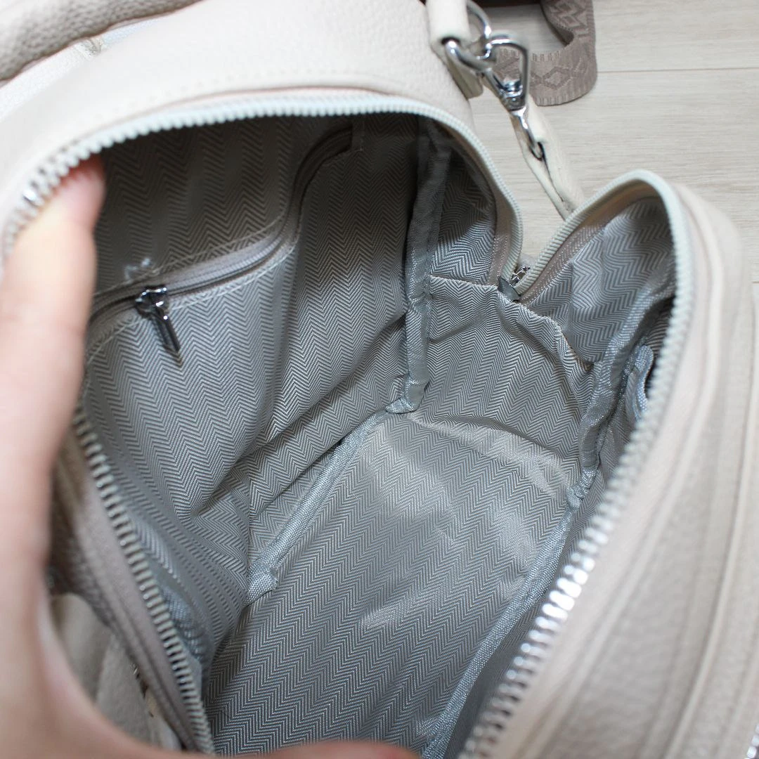 Жіноча бежева сумка-рюкзак трансформер із екошкіри на кожен день