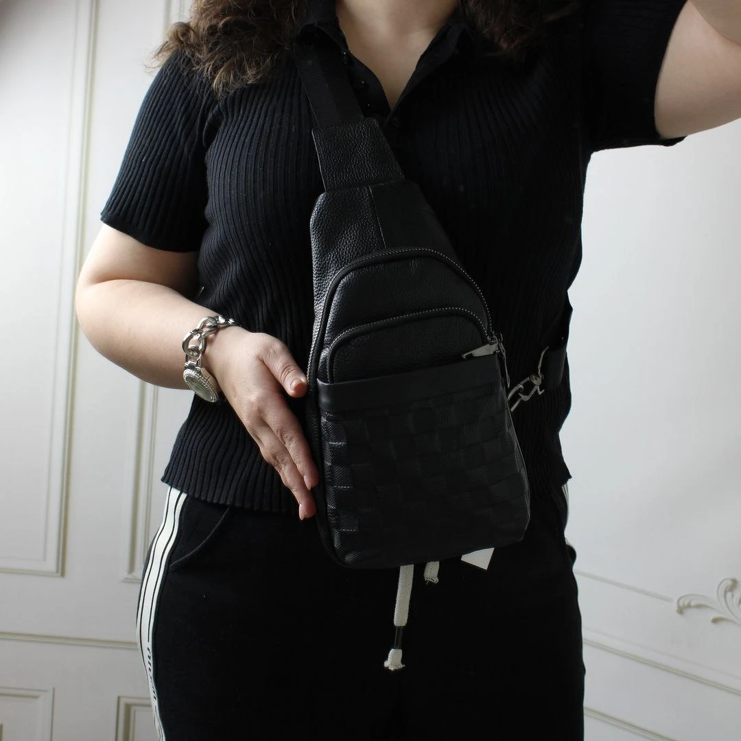 Чоловічий чорний слінг із натуральної шкіри