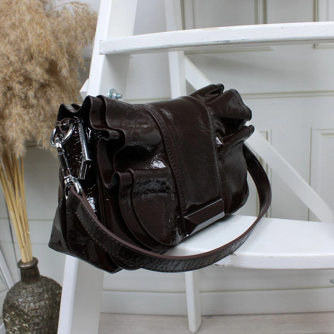 Жіноча шкіряна сумка Polina & Eiterou шоколадного кольору (ламаний лак)